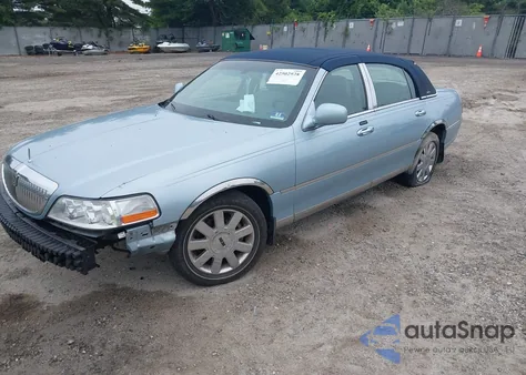 2007 Lincoln Town Car Signature из США, поврежденный, VIN 1LNHM81V77Y612042